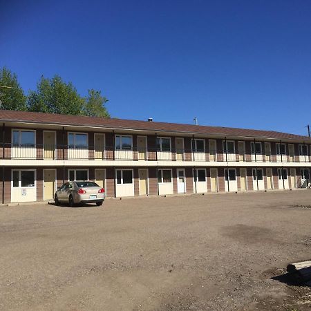 Jolly Giant Pub & Motel Willow Bunch Zewnętrze zdjęcie